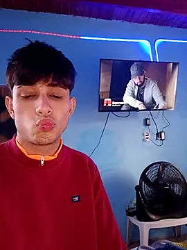 matiatr1112 online show from 10/28/25, 05:34