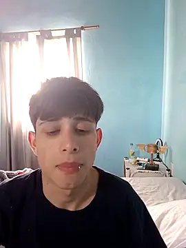 matiatr1112 online show from 10/31/25, 05:09