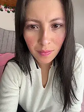 Mia salinass online show from 12/18/25, 06:23