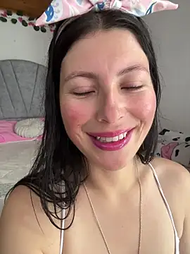 Mia salinass online show from 03/10/26, 06:56