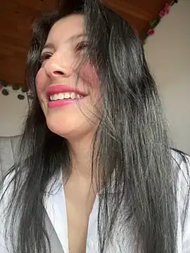 Mia salinass online show from 06/15/26, 07:24