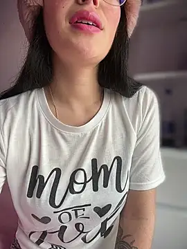 Mia salinass online show from 03/24/26, 07:14