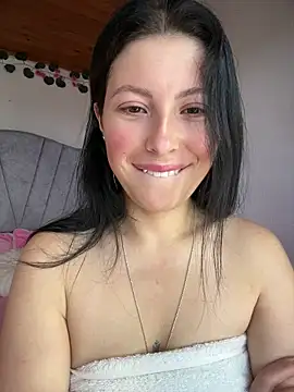 Mia salinass online show from 05/05/26, 07:28