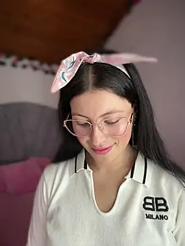 Mia salinass online show from 03/22/26, 07:59