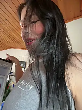Mia salinass online show from 04/30/26, 08:27