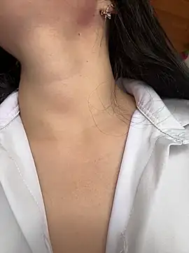 Snapshot of Mia_salinass chatting on 02/18/26, 06:04 Mia salinass online show from 02/18/26, 06:04