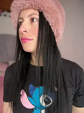 Mia salinass online show from 04/05/26, 05:41