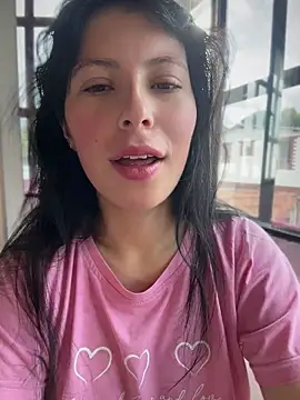 Mia salinass online show from 06/17/26, 06:29