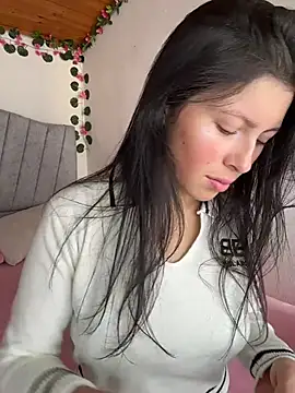 Snapshot of Mia_salinass chatting on 12/22/25, 06:19 Mia salinass online show from 12/22/25, 06:19