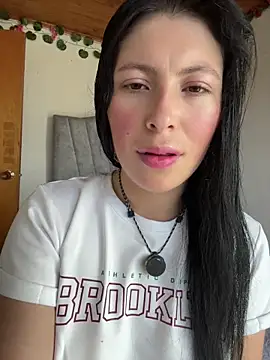 Mia salinass online show from 07/18/26, 07:22