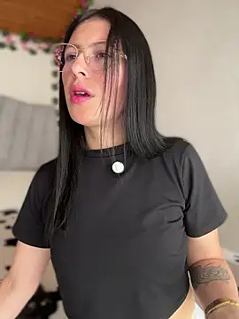 Snapshot of Mia_salinass chatting on 01/13/26, 08:02 Mia salinass online show from 01/13/26, 08:02