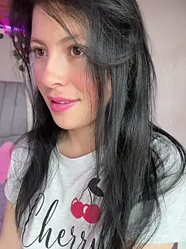 Mia salinass online show from 06/18/26, 07:19
