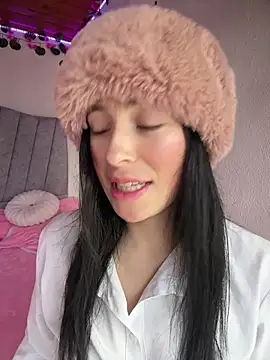 Mia salinass online show from 05/07/26, 06:55