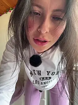 Mia salinass online show from 12/02/25, 06:09