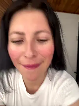 Mia salinass online show from 09/12/25, 07:13