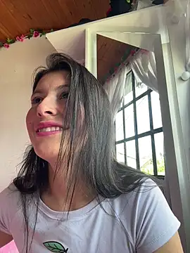 Mia salinass online show from 11/26/25, 06:19