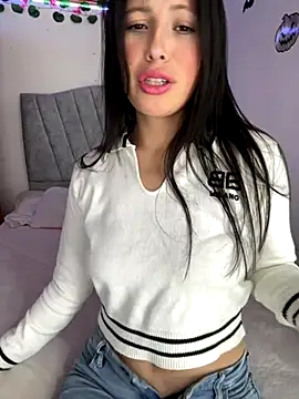 Mia salinass online show from 10/25/25, 09:26