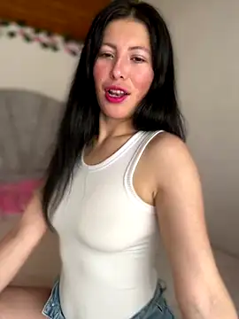 Mia salinass online show from 09/18/25, 06:22