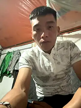 Snapshot of Chao_xxx chatting on 10/10/25, 04:41 Chao xxx online show from 10/10/25, 04:41