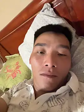 Snapshot of Chao_xxx chatting on 10/16/25, 08:00 Chao xxx online show from 10/16/25, 08:00