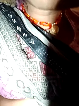 Snapshot of Puja51 chatting on 10/24/25, 10:36 Puja51 online show from 10/24/25, 10:36