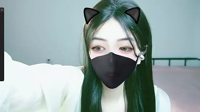 Snapshot of Sparkly_Candy chatting on 09/27/25, 11:44 Sparkly Candy online show from 09/27/25, 11:44