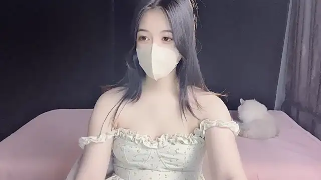 Snapshot of Sparkly_Candy chatting on 09/18/25, 10:57 Sparkly Candy online show from 09/18/25, 10:57