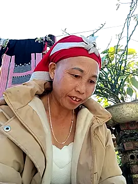 me-cute online show from 11/23/25, 01:26