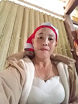 me-cute online show from 11/11/25, 01:00