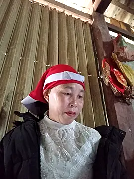 me-cute online show from 11/13/25, 01:42