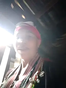 me-cute online show from 11/10/25, 03:11