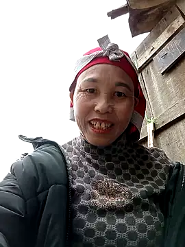 me-cute online show from 11/24/25, 01:38