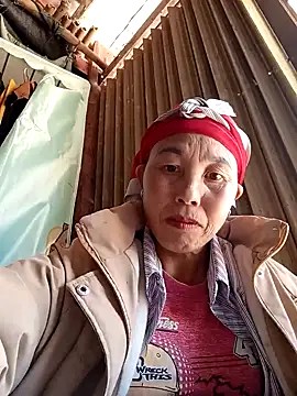 me-cute online show from 11/30/25, 01:28