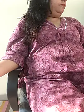 Snapshot of payal_261072_ chatting on 09/19/25, 01:53 payal 261072 online show from 09/19/25, 01:53