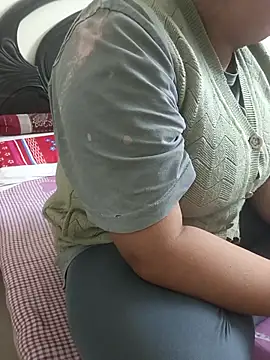 payal 261072  online show from 12/23/25, 03:06