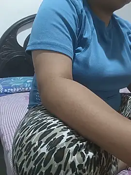 Snapshot of payal_261072_ chatting on 06/11/26, 03:58 payal 261072 online show from 06/11/26, 03:58
