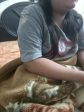 payal 261072  online show from 12/05/25, 02:32