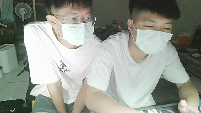 zhu000000 online show from 04/10/26, 02:35