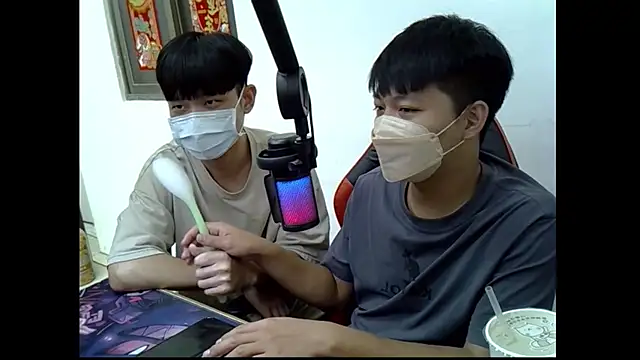 zhu000000 online show from 10/14/25, 07:31