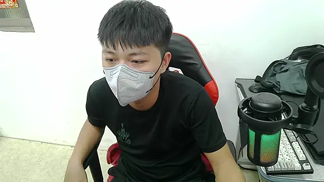 zhu000000 online show from 11/11/25, 07:14