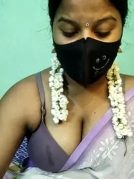 Shneeha le online show from 10/27/25, 06:09