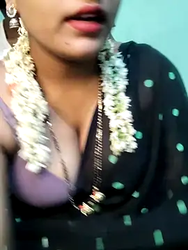 Shneeha le online show from 09/19/25, 09:13