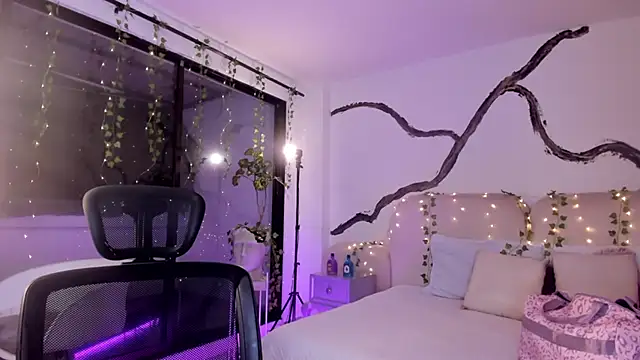 SarahCastro1  online show from 10/12/25, 04:14