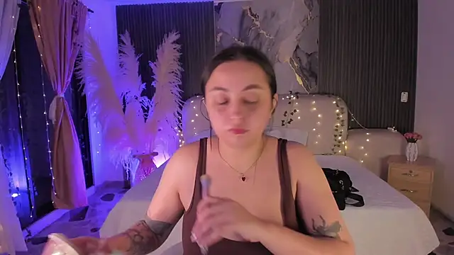 SarahCastro1  online show from 03/16/26, 04:09