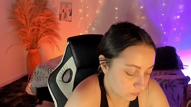 SarahCastro1  online show from 05/11/26, 01:51