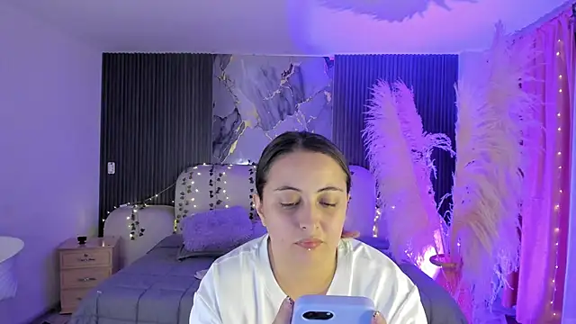 SarahCastro1  online show from 04/02/26, 04:19