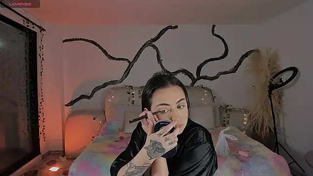 SarahCastro1  online show from 12/22/25, 03:28