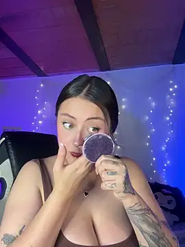 SarahCastro1  online show from 05/18/26, 04:07