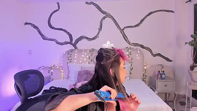 SarahCastro1  online show from 09/30/25, 04:07