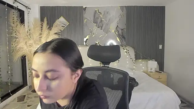 SarahCastro1  online show from 03/02/26, 03:51